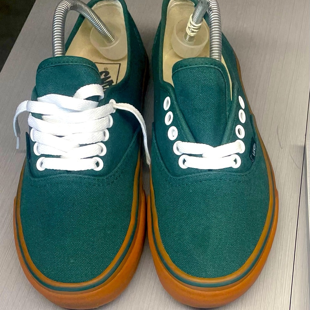 Vans authentic green canvas size 9